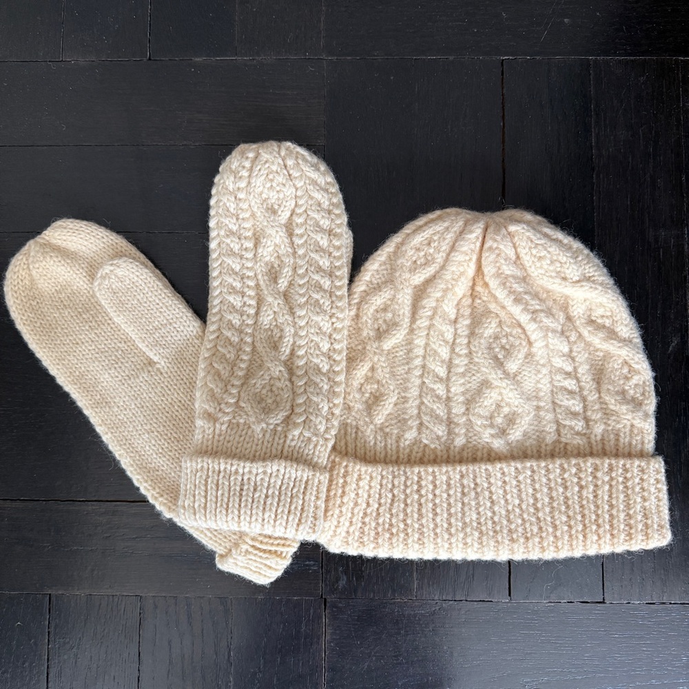 Baltman & Co. New York, 3 Piece 100% wool hat and mittens